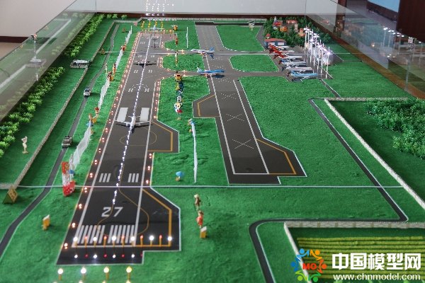 呼倫貝爾機場開發(fā)制作“鳥擊防范沙盤模型”289471_ 呼倫貝爾機場開發(fā)制作“鳥擊防范沙盤模型”