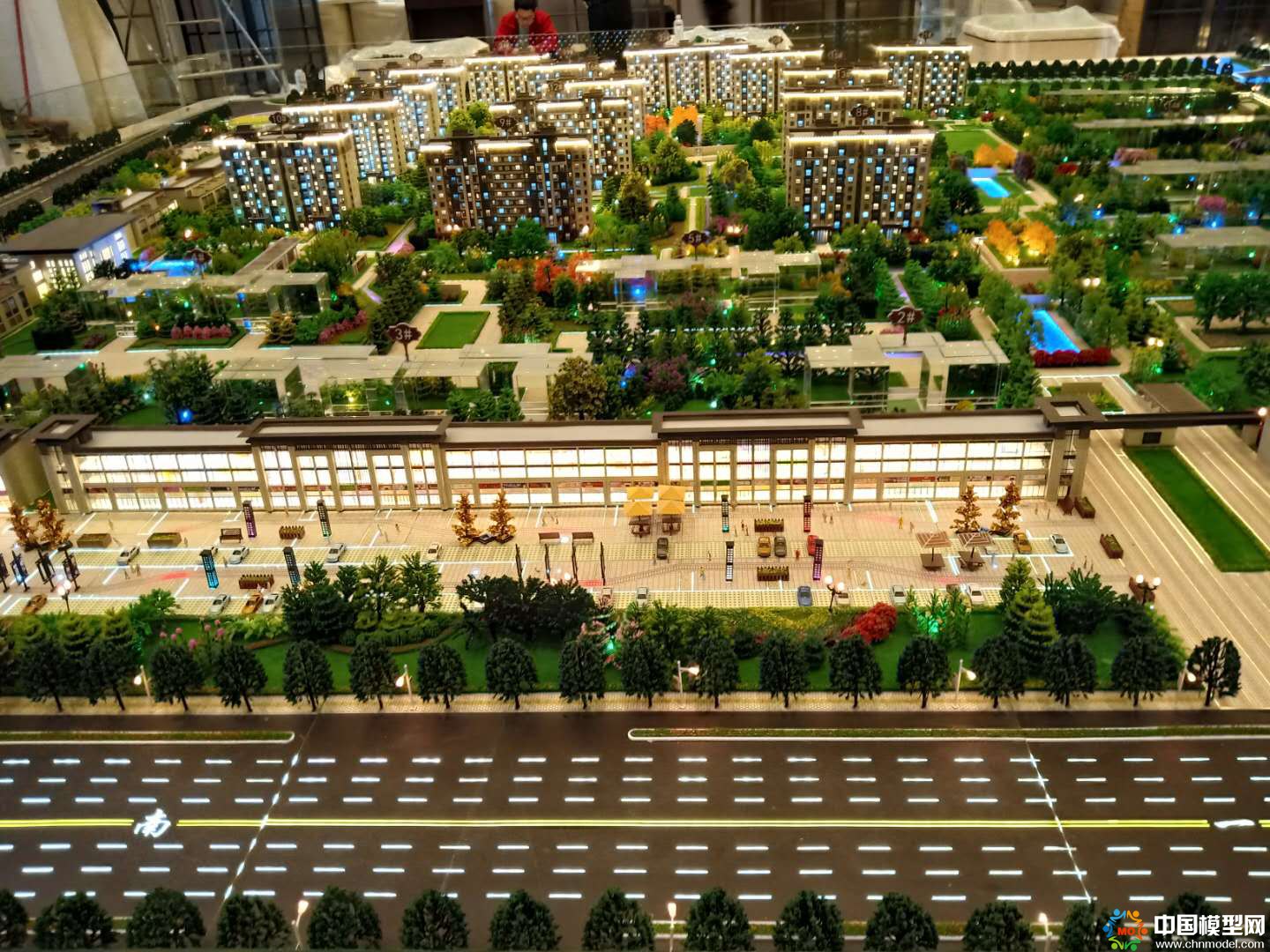 樓盤沙盤模型制作、別墅沙盤模型制作、城市規(guī)劃沙盤制作、建筑模型設(shè)計(jì)制作、工業(yè)模型設(shè)計(jì)制作、數(shù)字多媒體沙盤制作