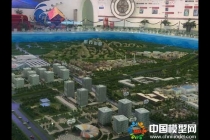 東方影都展示中心巨大沙盤(pán) 無(wú)疑是荒原建城的感覺(jué)